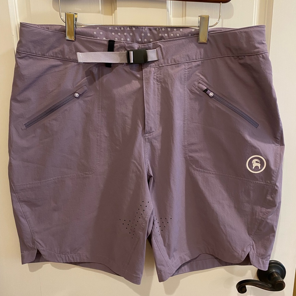 Backcountry women’s hiking shorts, XL